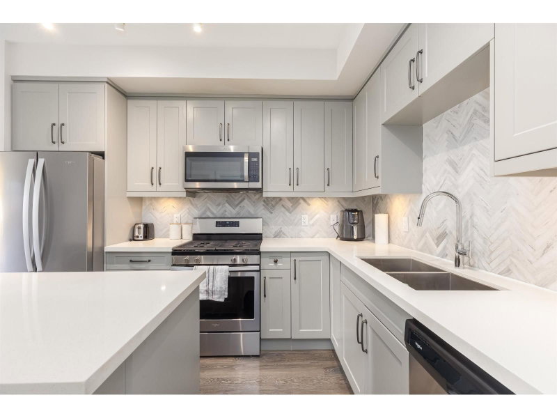 14605 MCDOUGALL Drive Surrey British Columbia, V4P 0G7 - 2 Bedrooms Condo For Sale