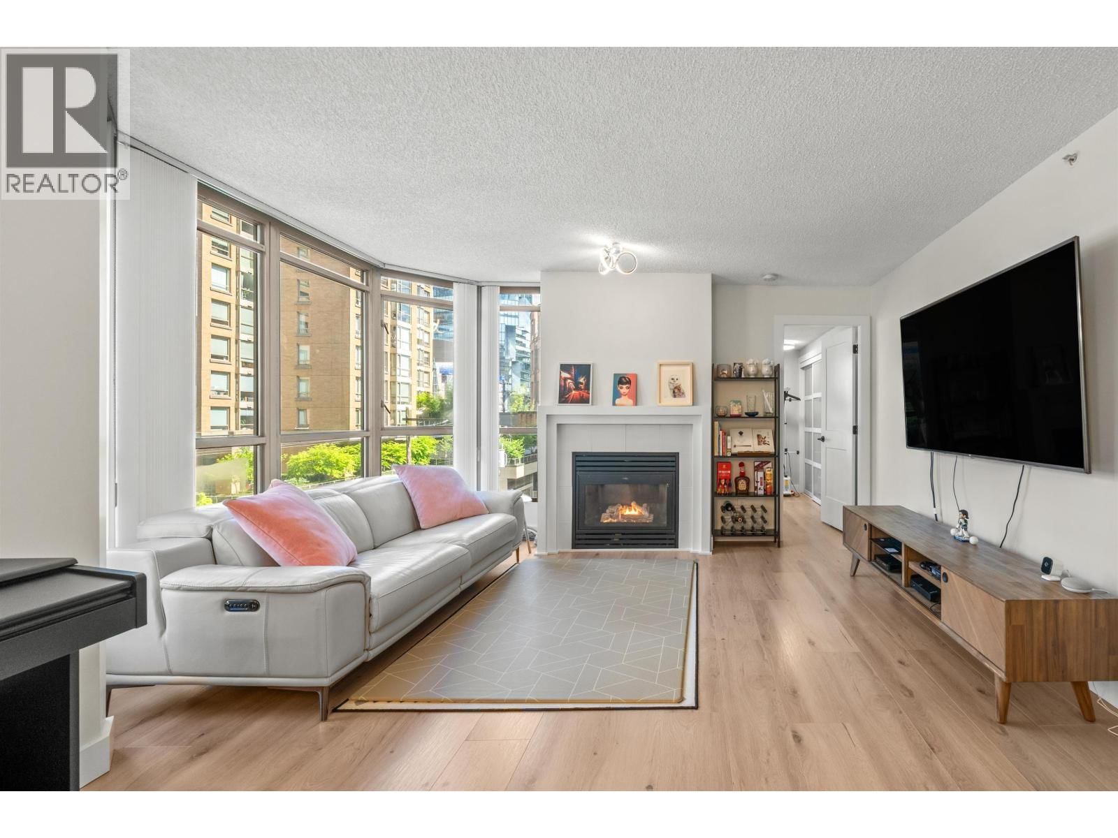 867 HAMILTON Street, Vancouver, British Columbia V6B 2R7