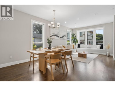 2020 CARSON Court | North Vancouver British Columbia | Slide Image Fifteen