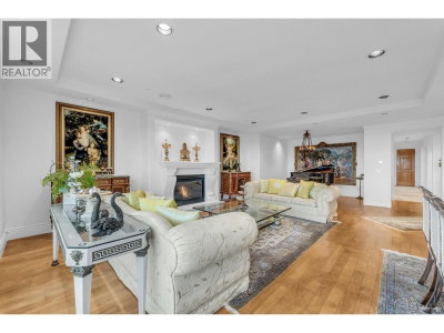 1525 ERRIGAL Place | West Vancouver British Columbia | Slide Image Ten