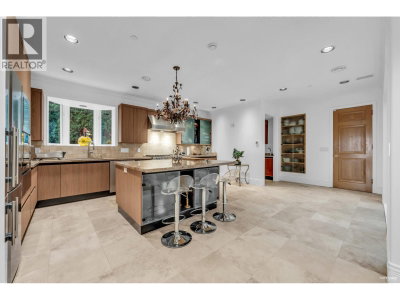 1525 ERRIGAL Place | West Vancouver British Columbia | Slide Image Thirteen