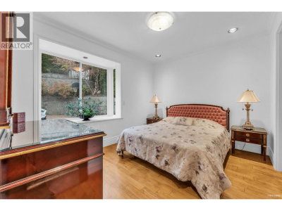 1525 ERRIGAL Place | West Vancouver British Columbia | Slide Image Eighteen
