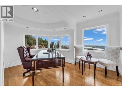 1525 ERRIGAL Place | West Vancouver British Columbia | Slide Image Twenty-three