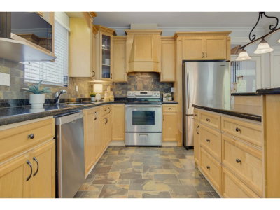 9480 216B Street | Langley British Columbia | Slide Image Eleven