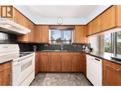 2950 KEETS Drive | Coquitlam British Columbia | Slide Image Eight