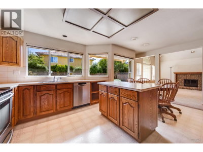 10208 RIVER Drive | Richmond British Columbia | Slide Image Six