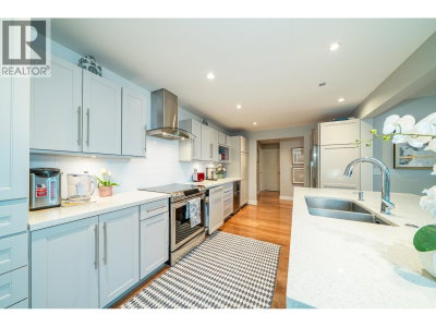 2214 FOLKSTONE Way | West Vancouver British Columbia | Slide Image Eleven