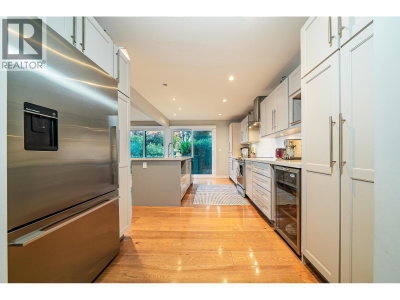 2214 FOLKSTONE Way | West Vancouver British Columbia | Slide Image Thirteen