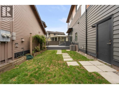 7380 ASHBURN Street | Vancouver British Columbia | Slide Image Thirty-one