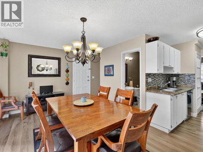 162 JAMES Road | Port Moody British Columbia | Slide Image Seven