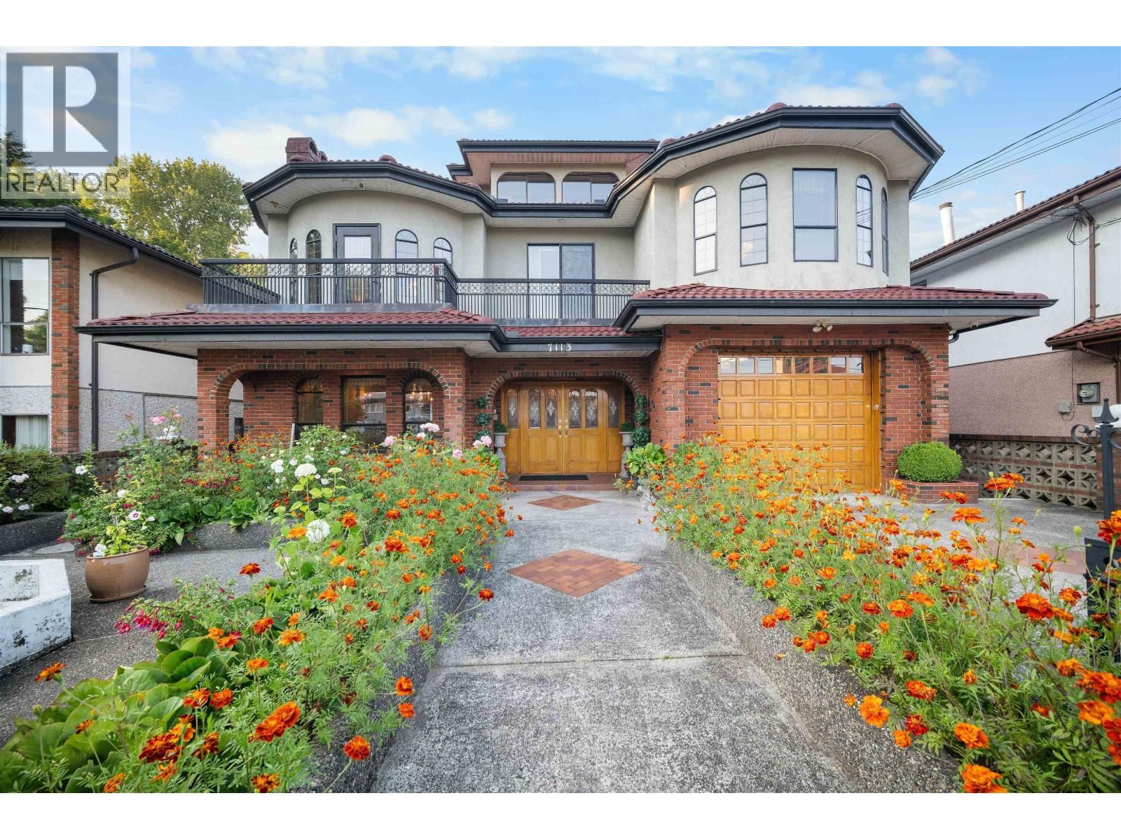 7113 UNION Street, Burnaby, British Columbia V5A 1H8