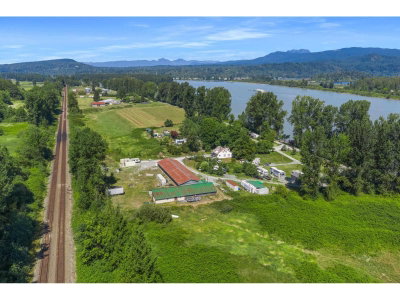29464 RIVER Road | Abbotsford British Columbia | Slide Image Three