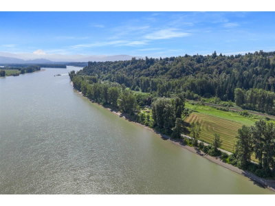 29464 RIVER Road | Abbotsford British Columbia | Slide Image Five