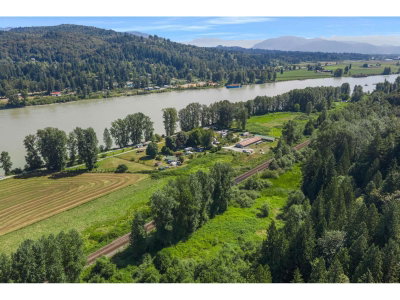 29464 RIVER Road | Abbotsford British Columbia | Slide Image Eight