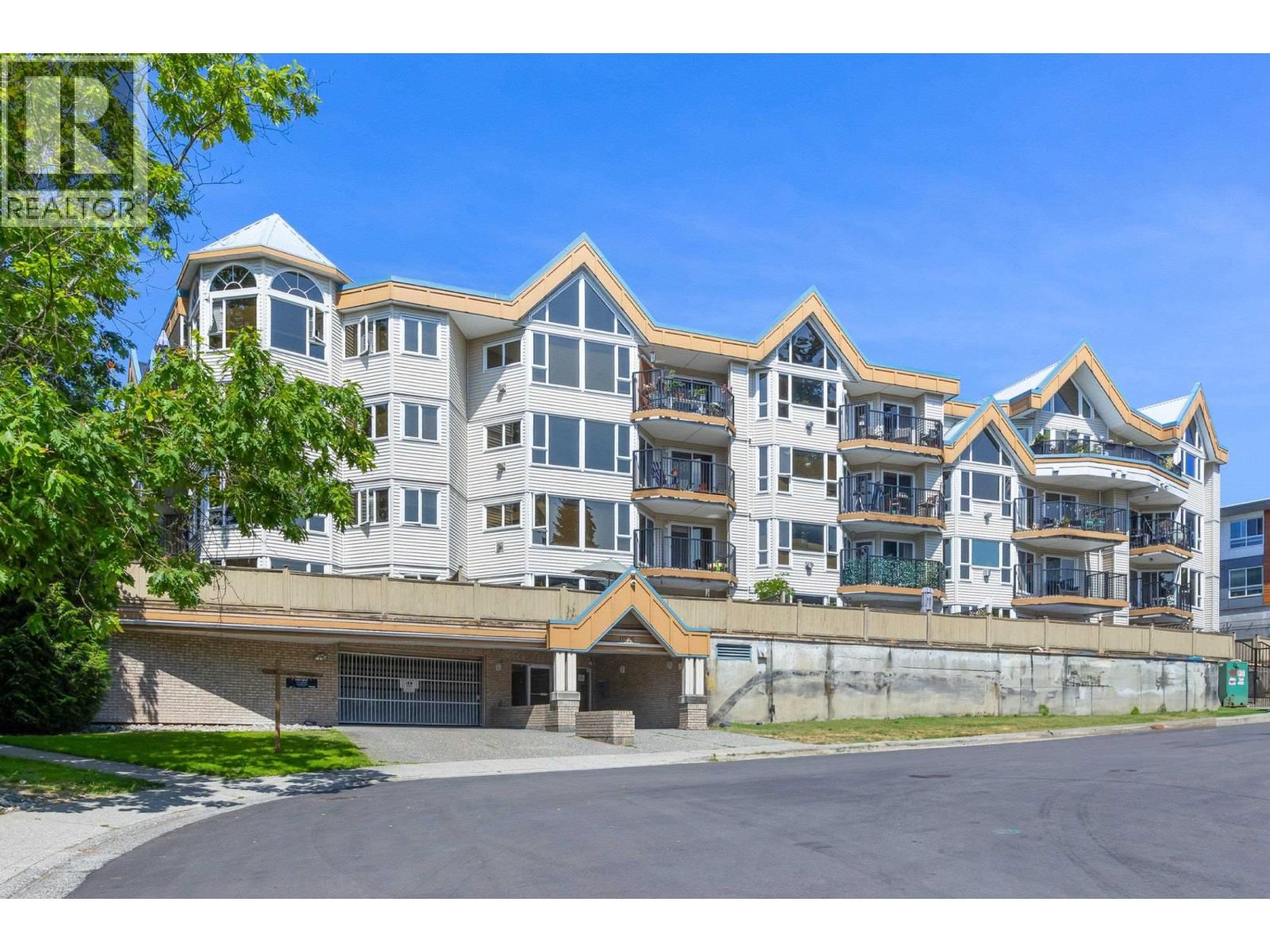 11595 FRASER Street, Maple Ridge, British Columbia V2X 0X7