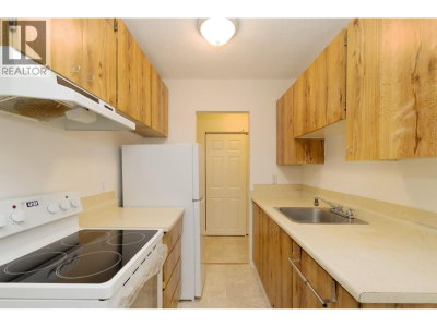 535 BLUE MOUNTAIN Street | Coquitlam British Columbia | Slide Image Ten