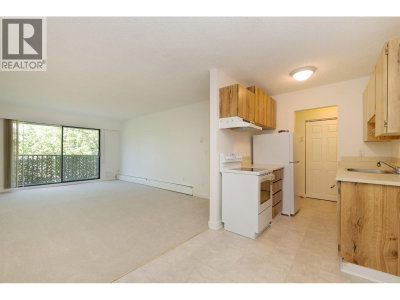 535 BLUE MOUNTAIN Street | Coquitlam British Columbia | Slide Image Nine