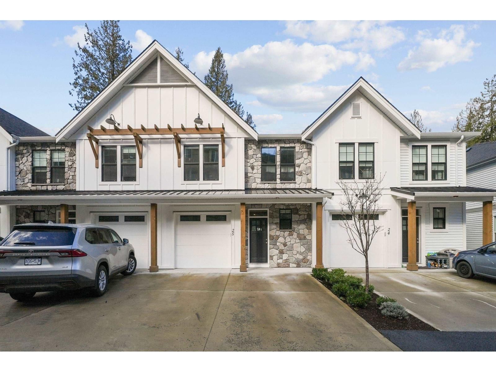 47203 VISTA Place, Chilliwack, British Columbia V2R 6E2