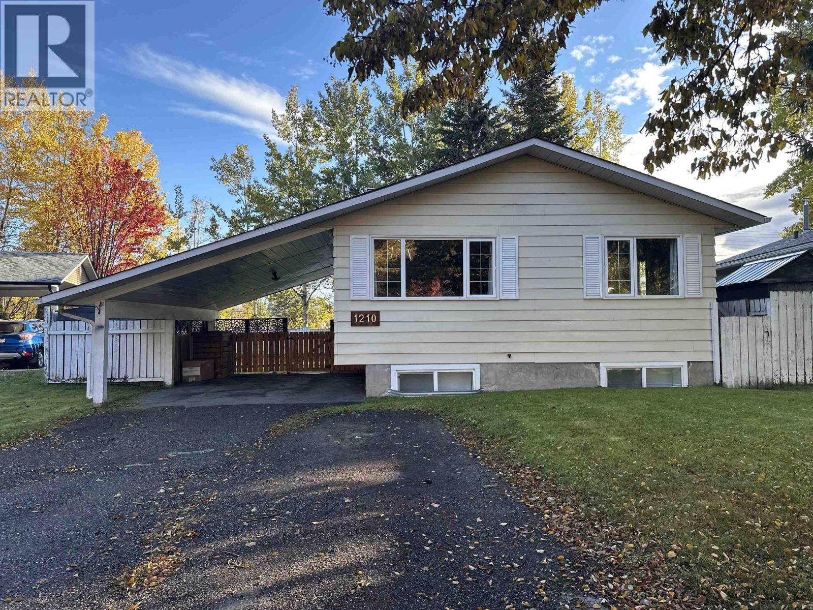 1210 ELKHORN Crescent, Prince George, British Columbia V2M 6J1