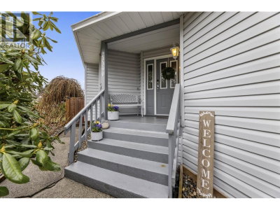 23390 123 Avenue | Maple Ridge British Columbia | Slide Image Three
