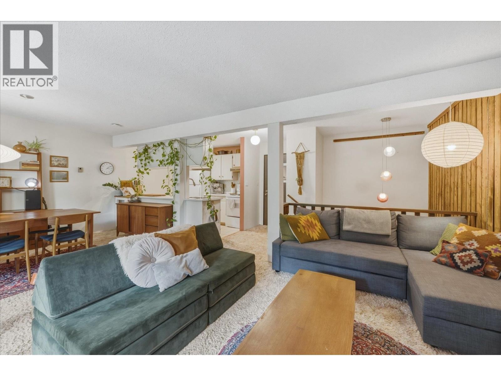 9 8138 CEDAR SPRINGS Road property photo