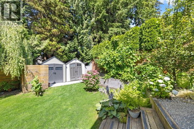 8240 MANSON Drive | Burnaby British Columbia | Slide Image Ten