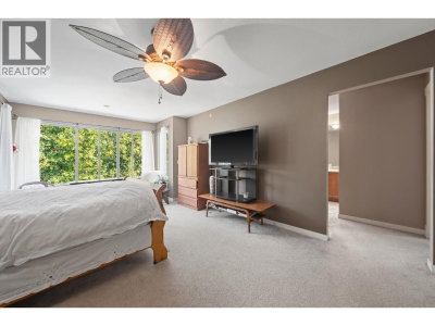 24781 MCCLURE Drive | Maple Ridge British Columbia | Slide Image Eleven
