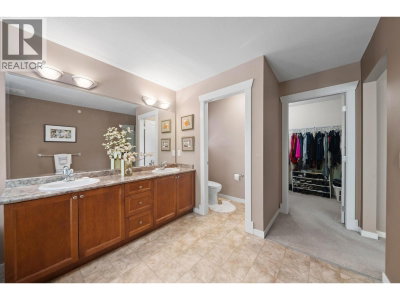 24781 MCCLURE Drive | Maple Ridge British Columbia | Slide Image Twelve