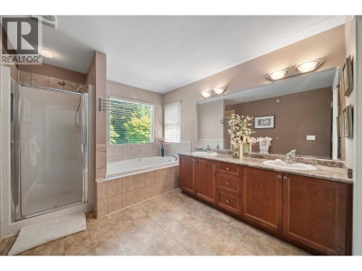 24781 MCCLURE Drive | Maple Ridge British Columbia | Slide Image Thirteen