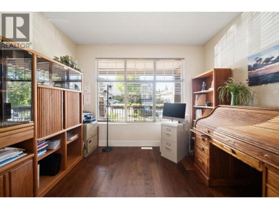 24781 MCCLURE Drive | Maple Ridge British Columbia | Slide Image Eight