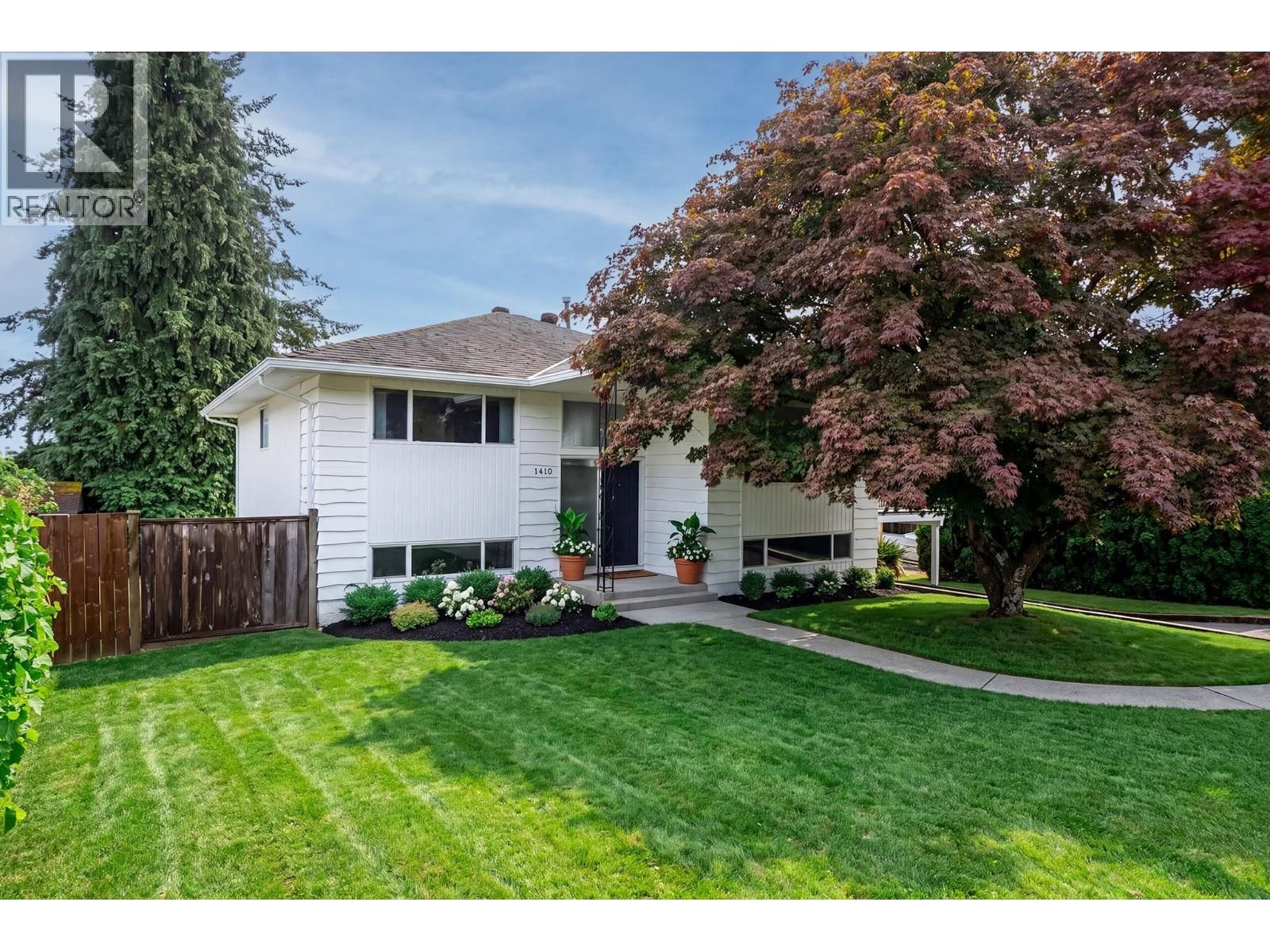 1410 DANSEY Avenue, Coquitlam, British Columbia V3K 3H8