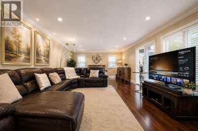 8231 SUNNYWOOD Drive | Richmond British Columbia | Slide Image Eighteen
