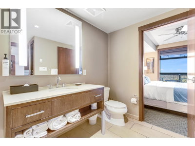 2020 LONDON Lane | Whistler British Columbia | Slide Image Eight