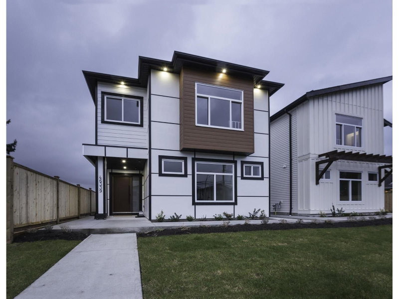 46339 MAPLE Avenue Chilliwack British Columbia, V2P 2J5 - 6 Bedrooms Home For Sale