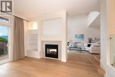 43 POINT Terrace | West Vancouver British Columbia | Slide Image Nine