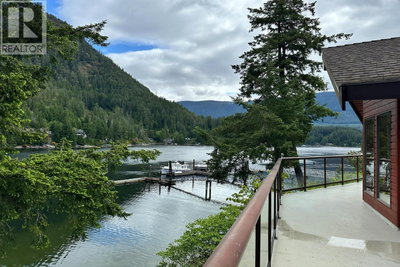 13119 NARROWS Road | Madeira Park British Columbia | Slide Image Four