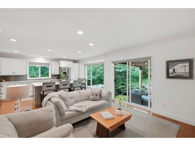 35787 GRAYSTONE Drive | Abbotsford British Columbia | Slide Image Twelve