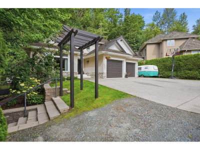 35787 GRAYSTONE Drive | Abbotsford British Columbia | Slide Image Three