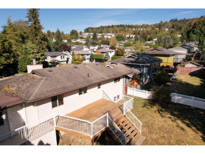 35378 WELLS GRAY Avenue | Abbotsford British Columbia | Slide Image Three