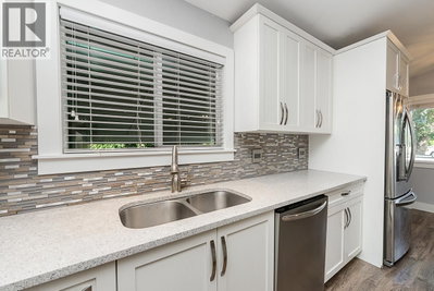 22928 117 Avenue | Maple Ridge British Columbia | Slide Image Ten