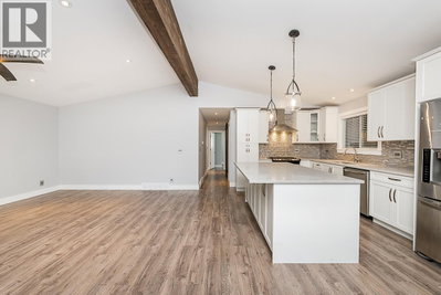 22928 117 Avenue | Maple Ridge British Columbia | Slide Image Eight