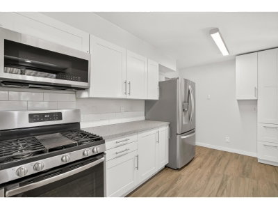 9727 121 Street | Surrey British Columbia | Slide Image Twelve