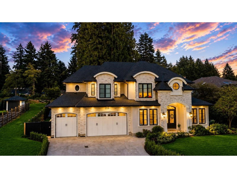 2376 129A Street Surrey British Columbia, V4A 9H1 - 8 Bedrooms Home For Sale