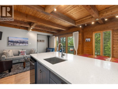 2200 EVA LAKE Road | Whistler British Columbia | Slide Image Nine
