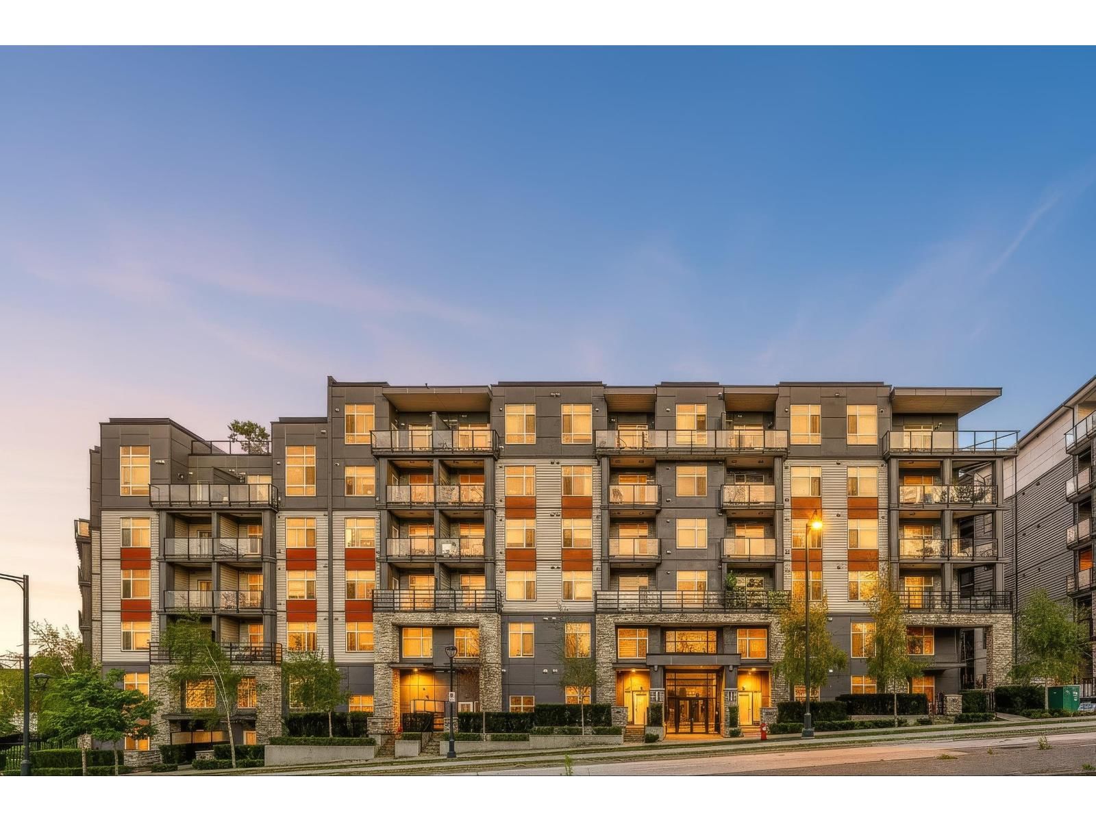 11077 RAVINE Road, Surrey, British Columbia V3T 5S2