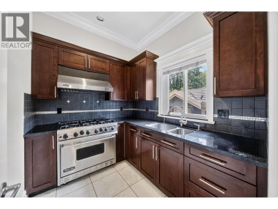 7688 WHEATER Court | Burnaby British Columbia | Slide Image Eight