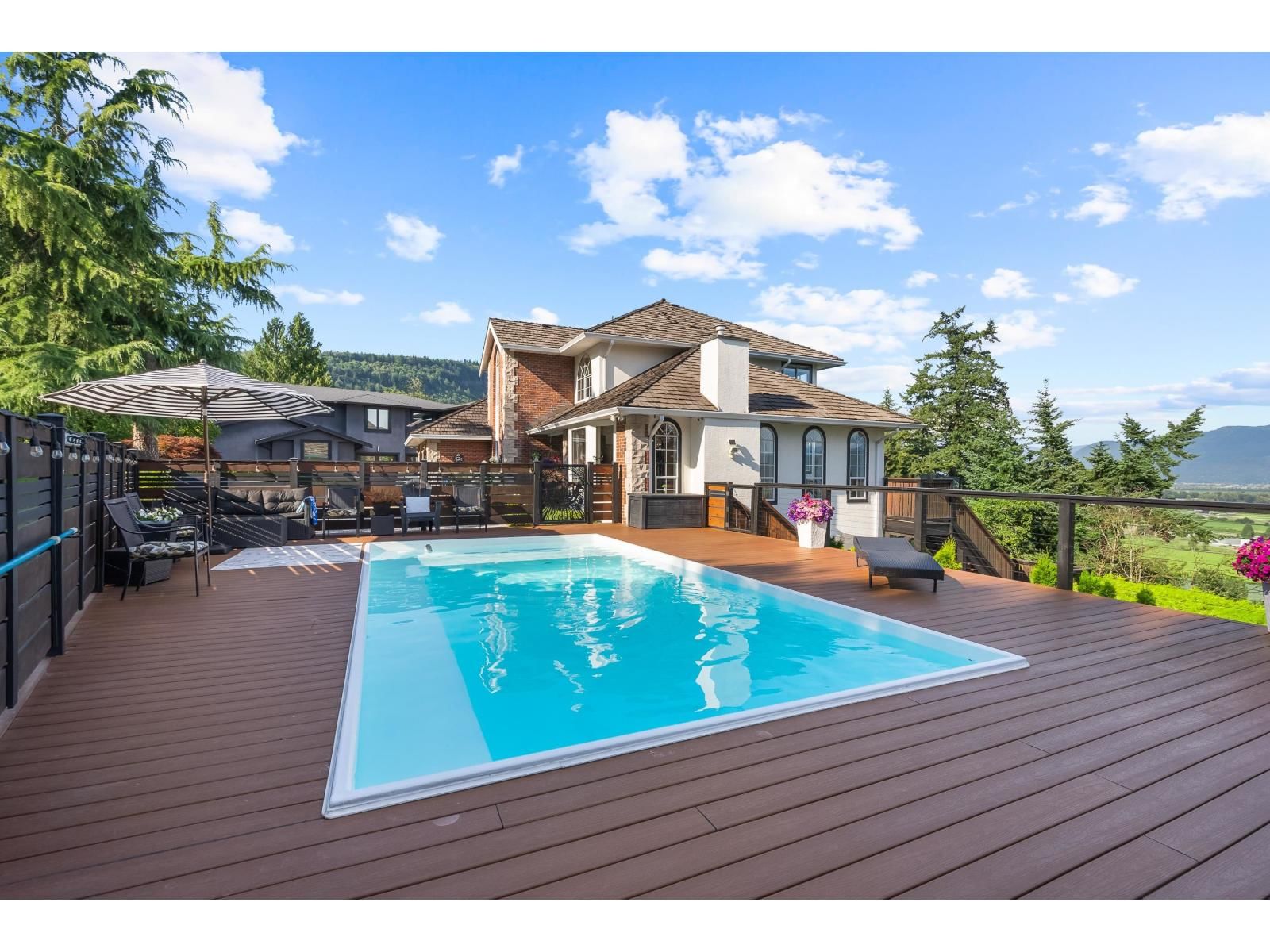 35993 EAGLECREST Place, Abbotsford, British Columbia V3G 1E7