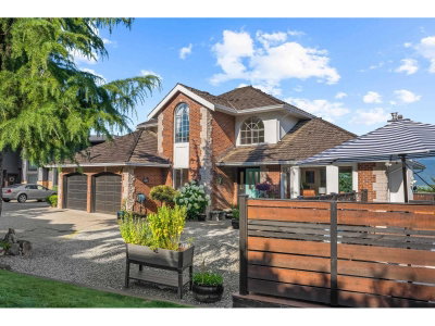 35993 EAGLECREST Place | Abbotsford British Columbia | Slide Image Three