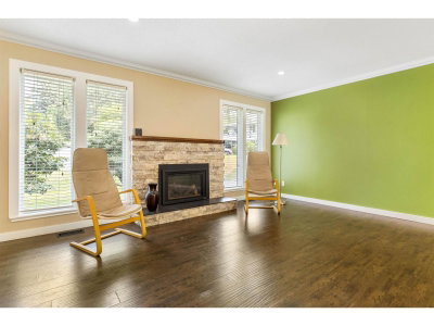 2270 MIDAS Street | Abbotsford British Columbia | Slide Image Eight
