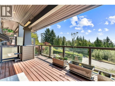 2555 SKILIFT Road | West Vancouver British Columbia | Slide Image Six